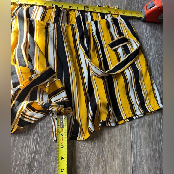 Super cute Striped Women's Shorts size 2X - Picture 4 of 7